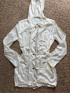 bebe Ivory Hooded Utility Anorak Jacket Women’s Medium Elevated Basic Cinched